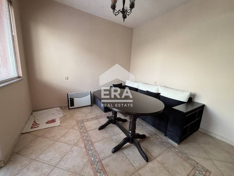 Продава се Двустаен апартамент в Хасково, Център - 50 кв.м за 1224 €/кв.м - Снимка #2