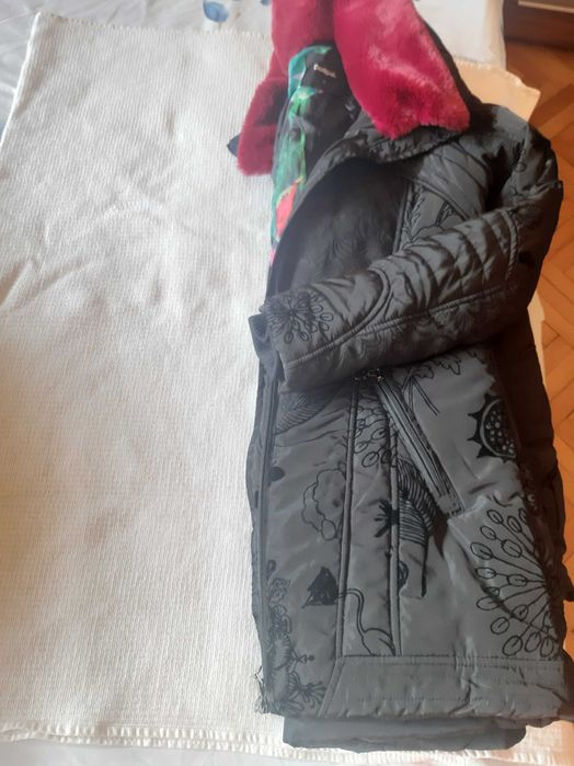 Ново яке Desigual