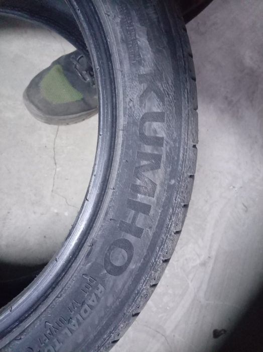 Продам 225/45/17 KUMHO