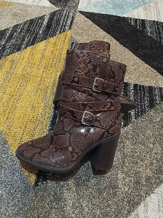 Боти със змийски шарки 41 номер