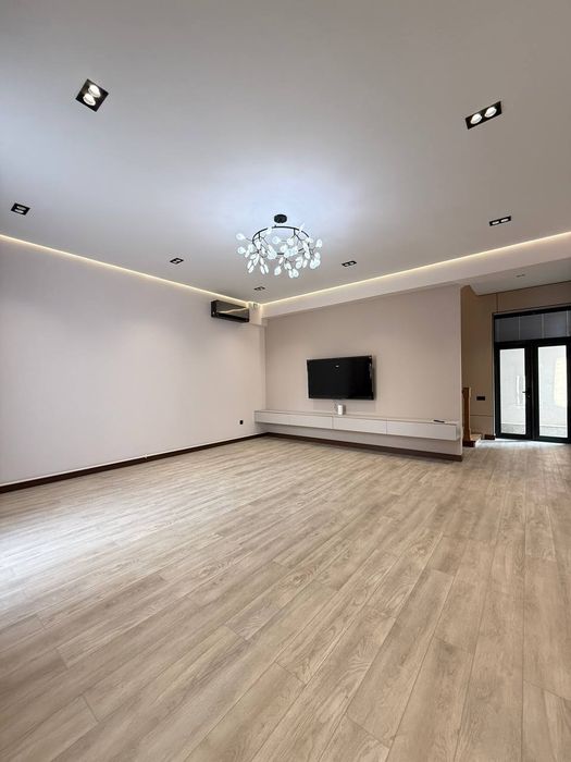Срочно продается ЕвроКоттедж,  ор-р: Alfraganus, 2 сотки 165м²