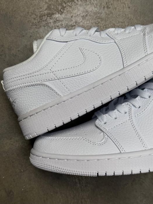 Кроссовки Air Jordan 1 Low Triple White