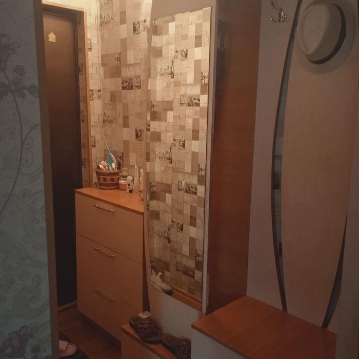 Продам  прихожую