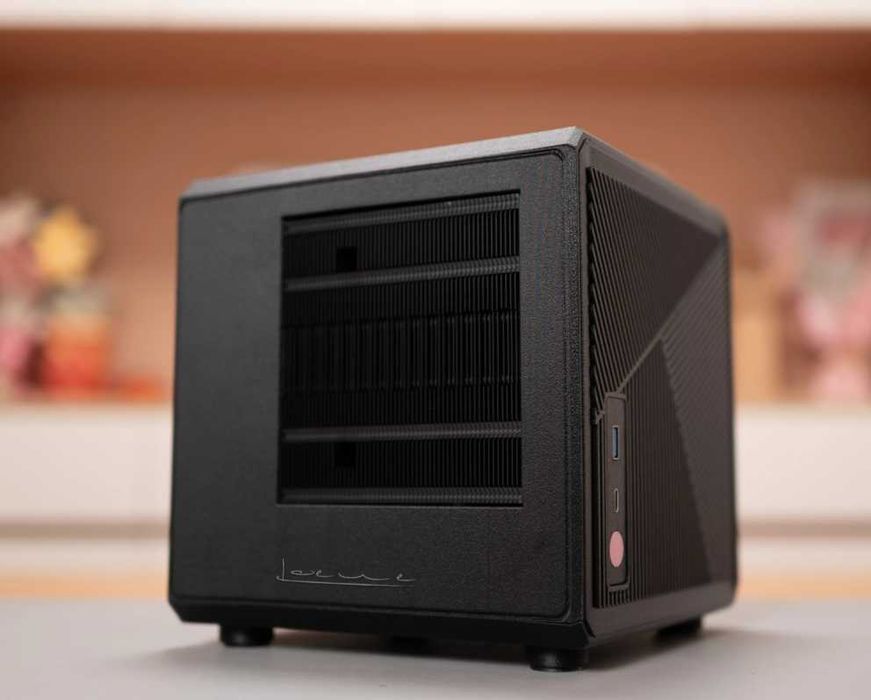 Carcasă PC Mini-ITX Compactă (Console Style) / Steam Machine Case