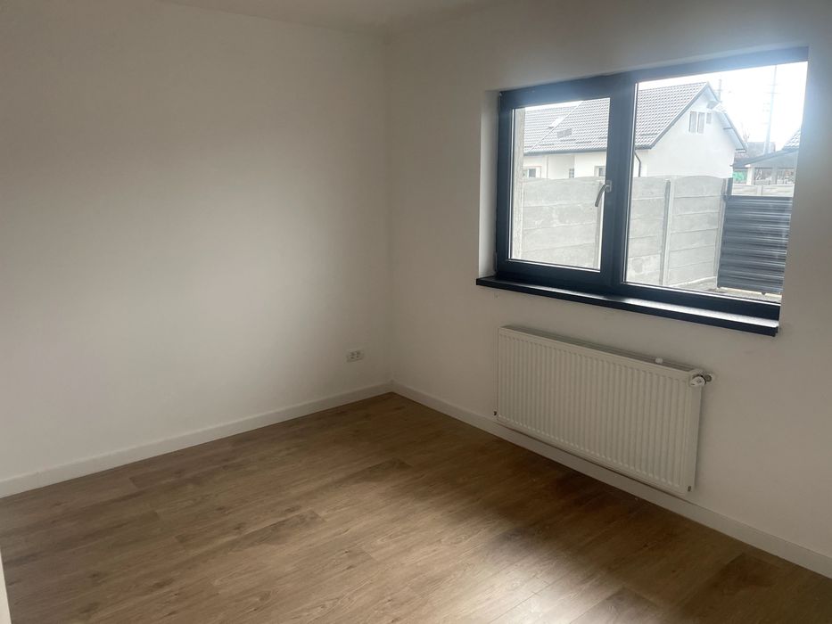 Casa individuala de vânzare-500MP Teren