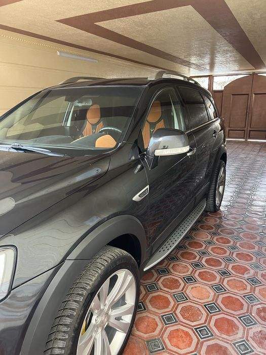 Qora Captiva 3/4 qilingan 2013 holati ideal