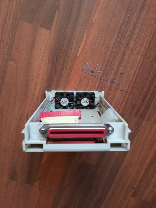 Vând suport Databridge pentru HDD-uri și SSD-uri
