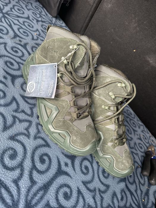 Продам новые ботинки