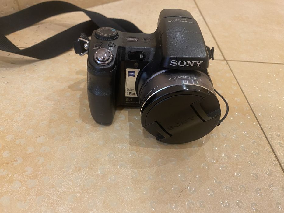 SONY DSC-H9 фотоапарат много запазен
