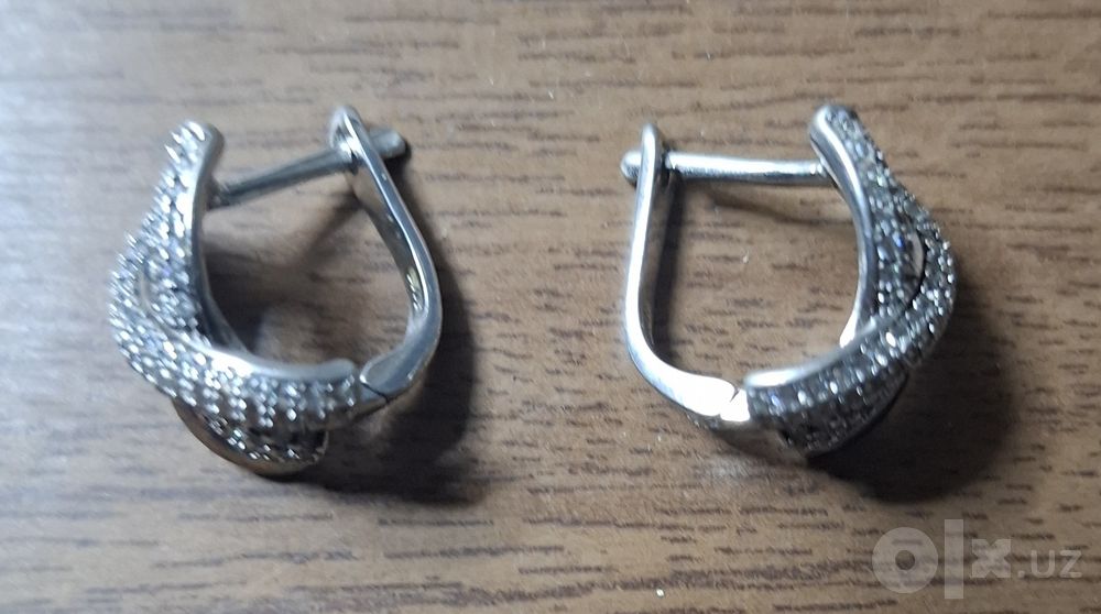 Серёжки серебряные.