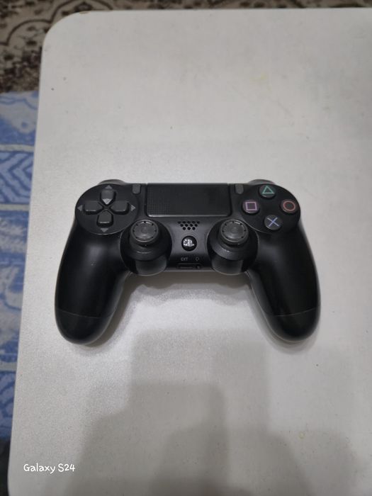 Продам Ps 4 slim