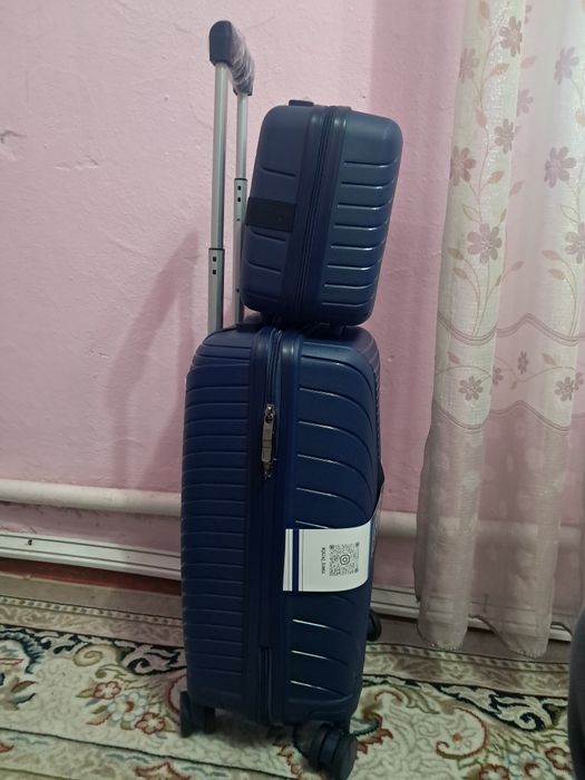 Чемодан дорожный