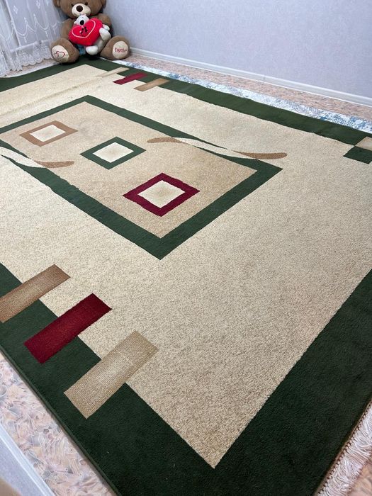 Ковер 2,5*4 метра в очень хорошем состоянии