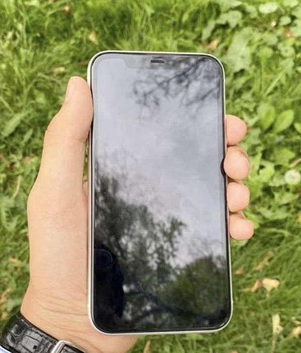 Iphone 11 sotiladi