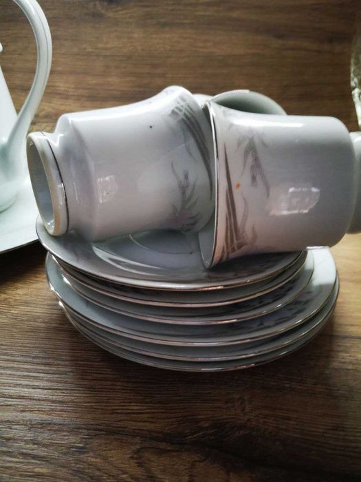 Чайно-кофейный сервиз на 6 персон.