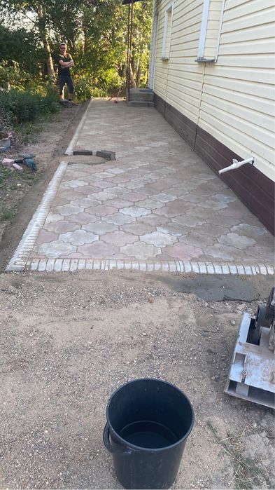 Укладка  плитки и брусчатки