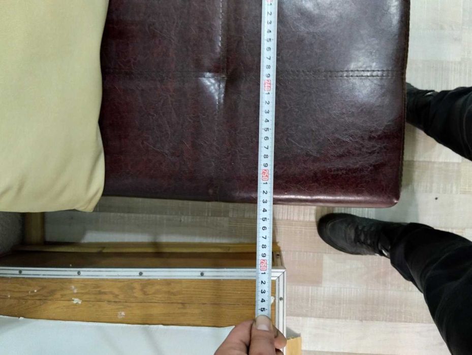 Продавам ъглов диван от еко кожа с функция сън и ракла