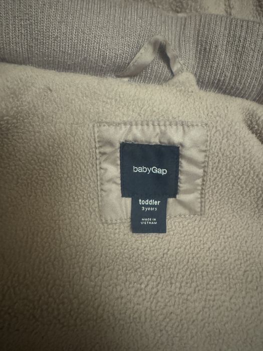 Продам комбенизоны , куртки на девочку.