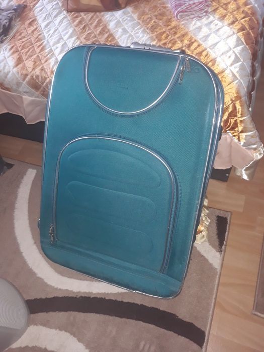 Много запазен куфар