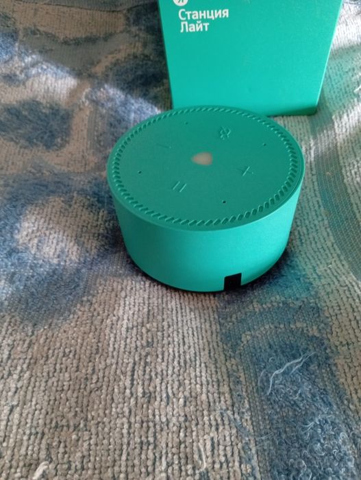 Новая почти не пользовались всё в комплекте есть зарядка работает клас