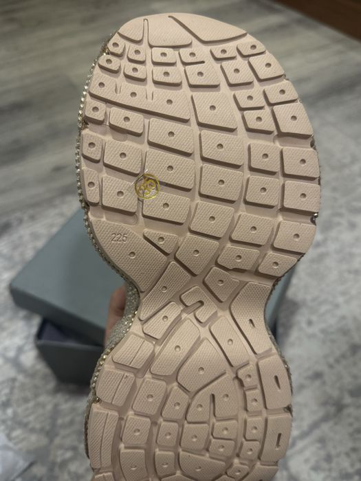 Продам кроссовки Balenciaga