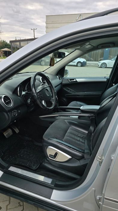 Vind mercedes ml 320 3.0 diesel 2008 în stare foarte bună