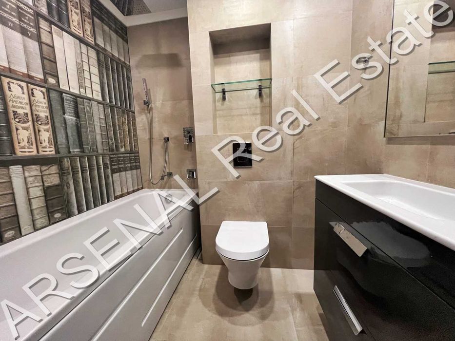 Тристаен апартамент под наем в ЕСТЕ, Изток