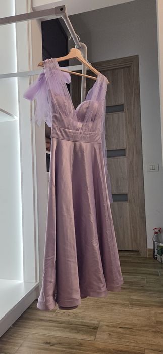 Rochie elegantă midi/lungă, culoare lila-pudrat