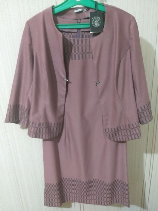 Женский  костюм.