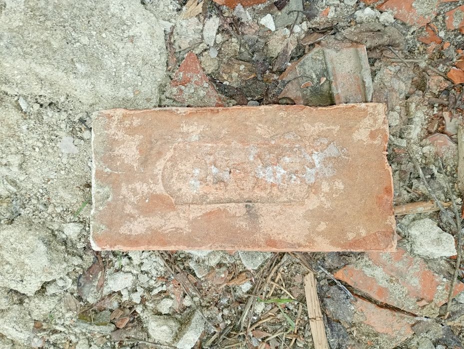 Cărămizi de vânzare cea mai bună la preț bun avem bune  Crmizi