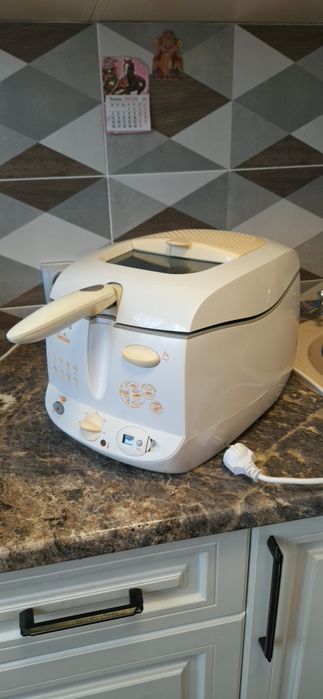 Фритюрница Philips Cucina HD6155 б/у в отличном состоянии