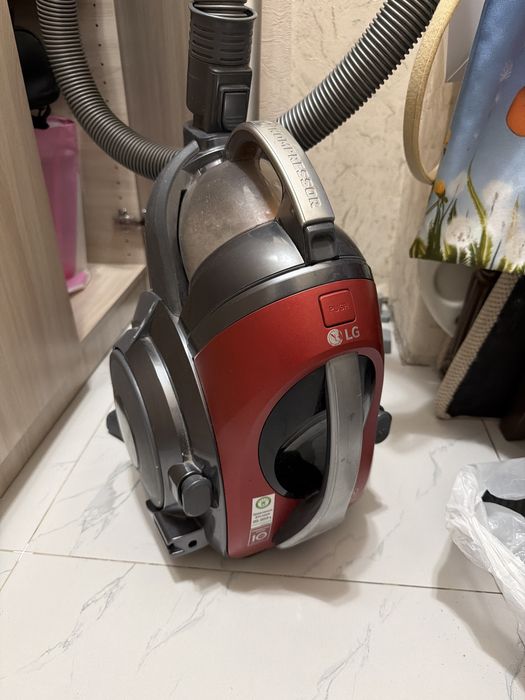 Продам пылесос LG compressor