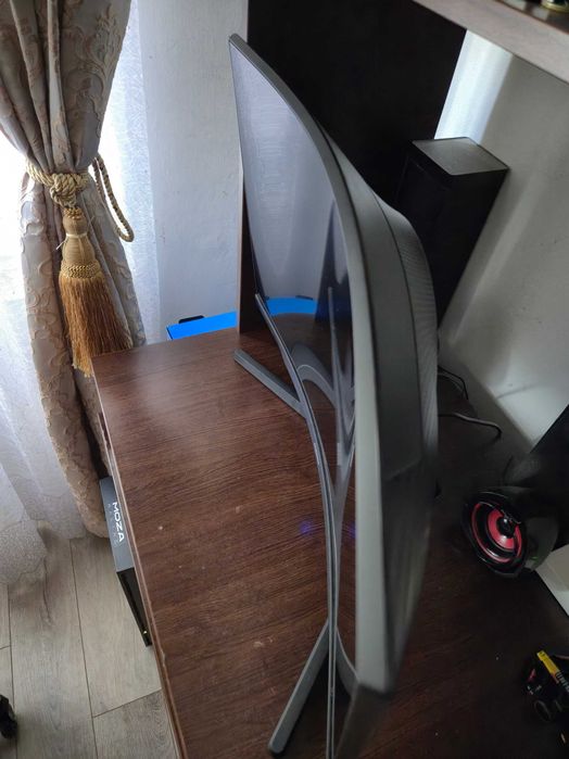 Samsung Odyssey G5 (WQHD) – 27” - 144hz