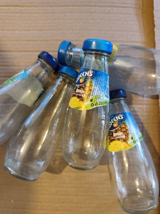 Шишета за домати или сок ове 0.20 евро