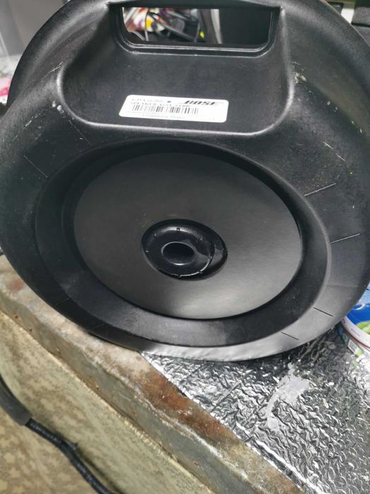 Bose subfwoofer на мястото на резервната гума.