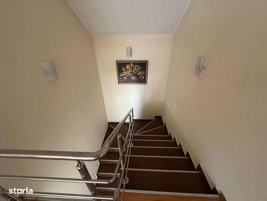 Vând casă modernă