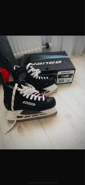 Продам коньки BAUER, новые. Размер 5.0