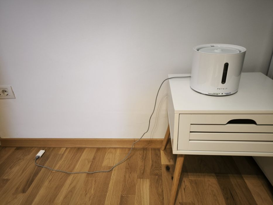 Fântână inteligentă PETKIT Eversweet Solo 2 - pentru caini si pisici + patura  English Home + trimmer