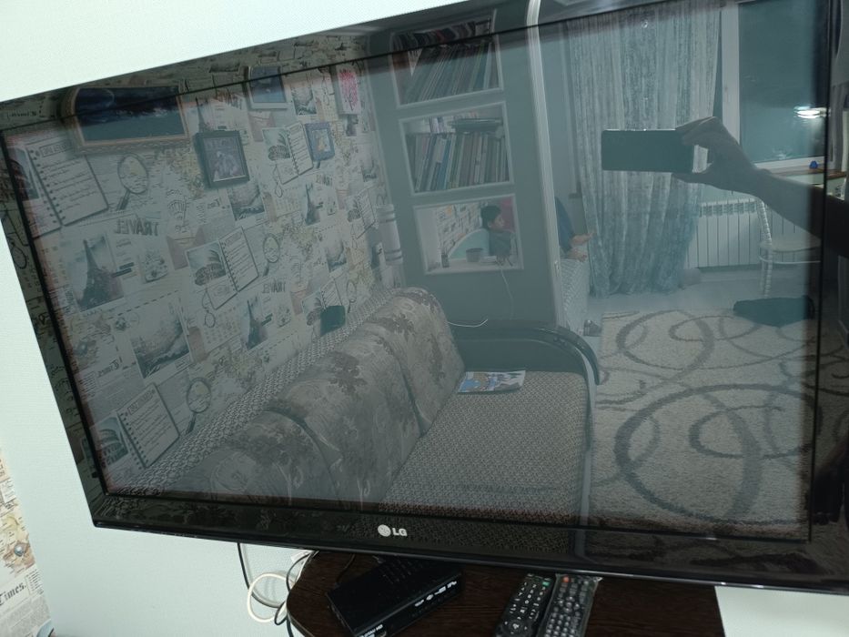 Продам Телевизор LG