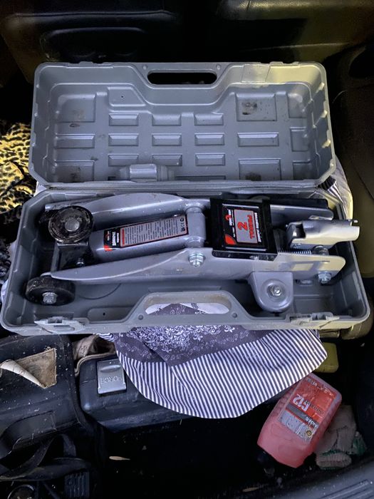 Домкрат 2тонный