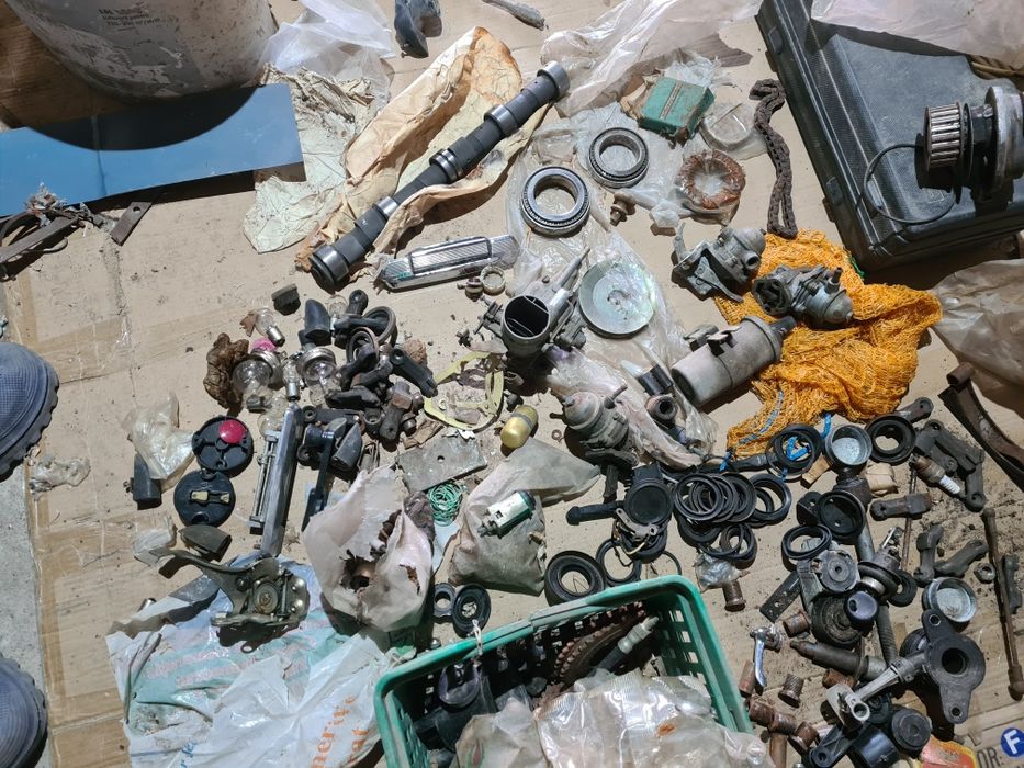 Vând piese de auto  Lada   1200