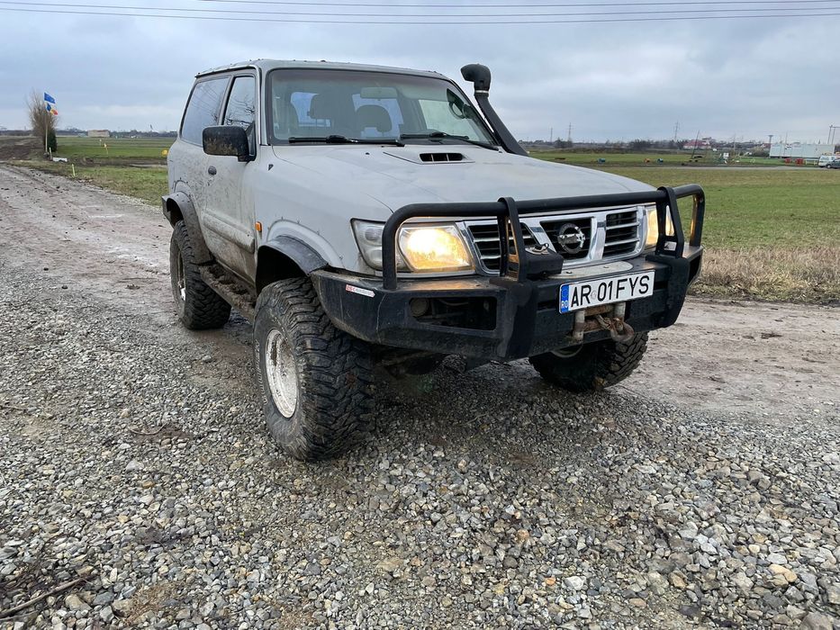 Nissan Patrol Y61 Scurt 3.0 TDDI An 2004 Pret 11800 Euro