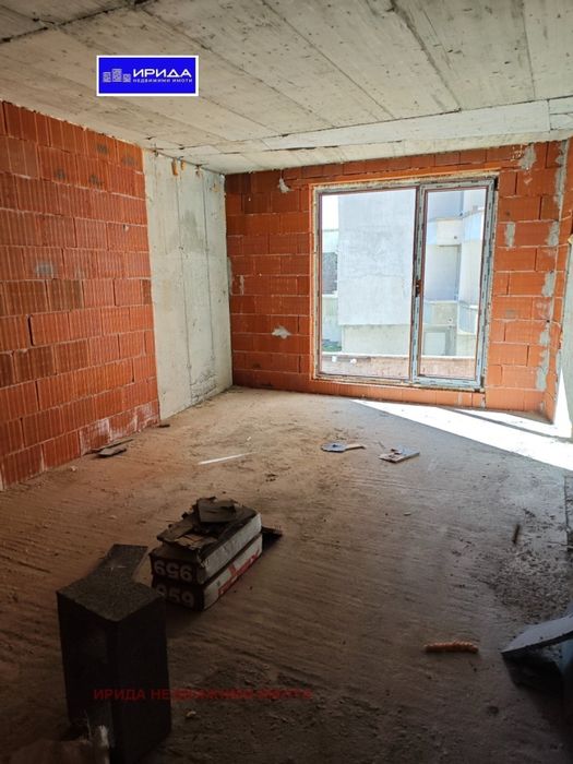 Просторен тристаен апартамент в Банишора с АКТ 14!