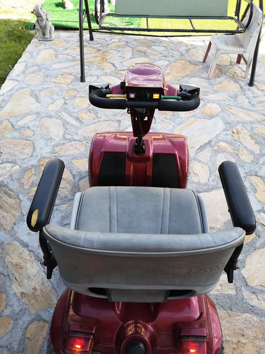 Инвалидна електрическа количка STERLING