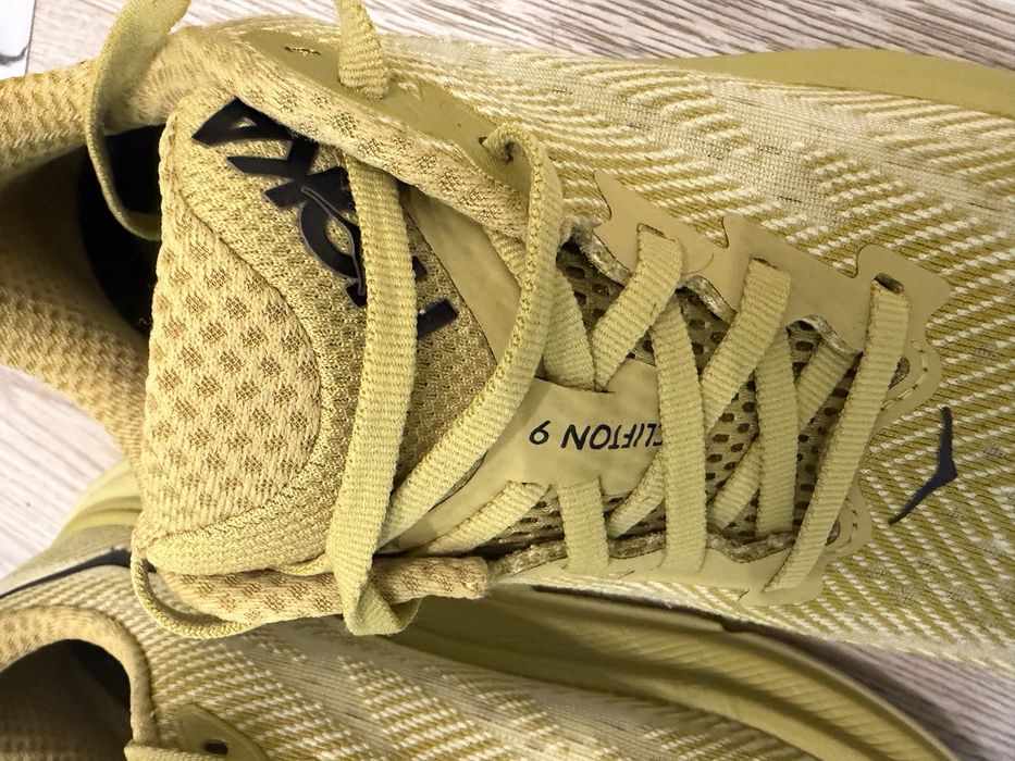 Hoka    clifton    9