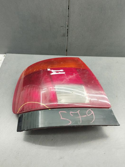 Lampa / Tripla stop stanga pe aripa 8DO 945 095A DEFECT Audi A4 1995