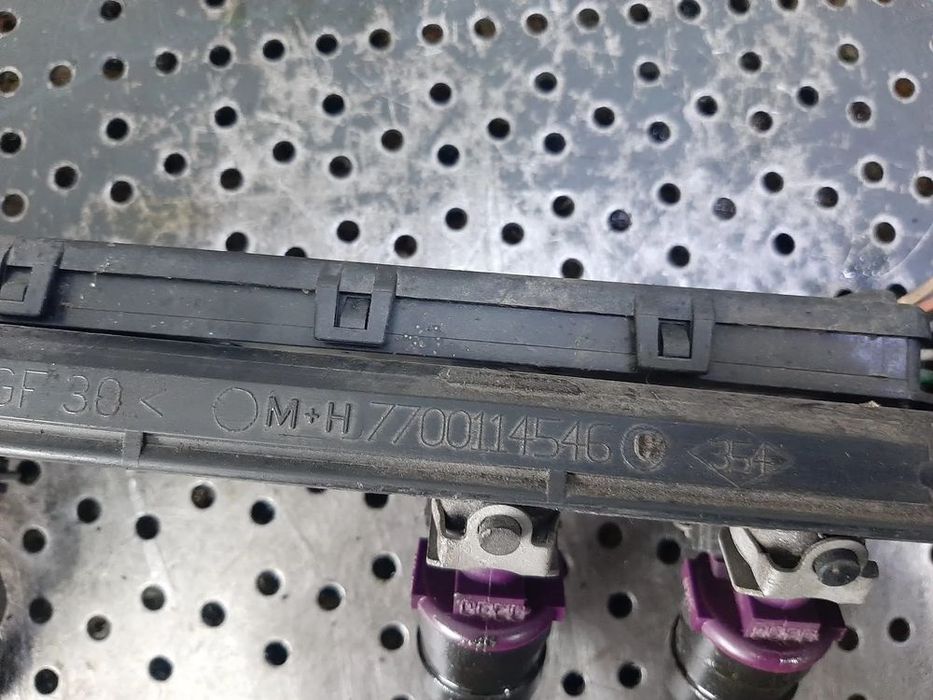 rampa cu injectoare 1.2 b d7ff702   renault twingo clio 1 clio 2  7700114546