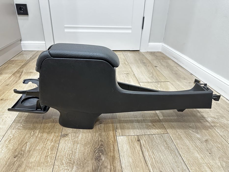 Подлокотник для пассат б3/б4