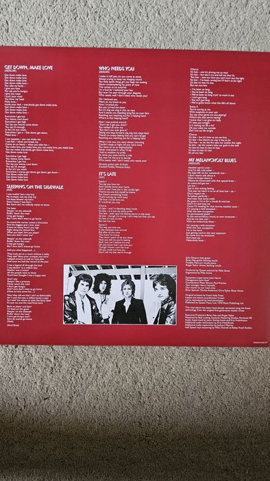 Продается виниловая пластинка QUEEN-NEWS OF THE WORLD, 1977 г.