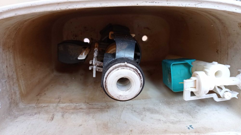 Тоалетно казанче- керамично